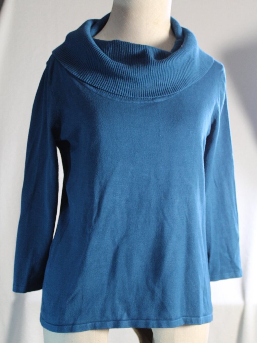Cable & Guage Size M Teal Cowl Neck 3/4 Sleeve Sweater